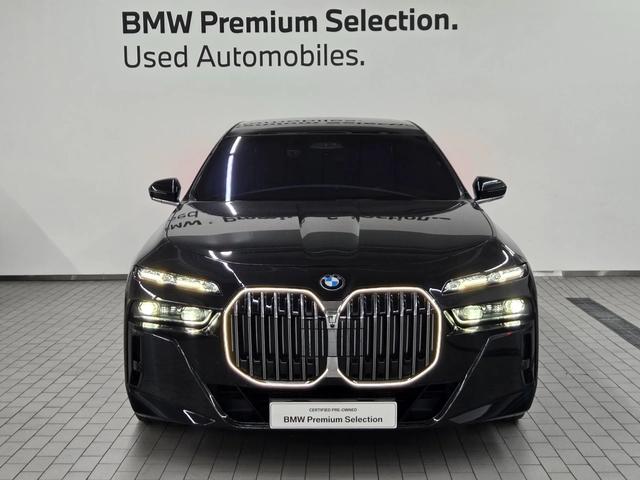 BMW 740 d xDrive M Sport - автомобили, коли, обяви за нови и употребявани 1