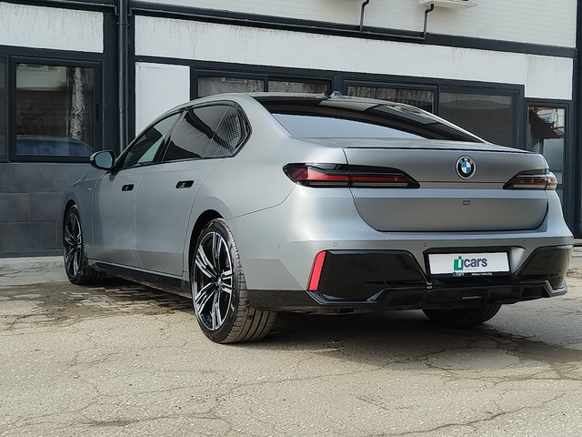 BMW 740 X Drive - автомобили, коли, обяви за нови и употребявани 11