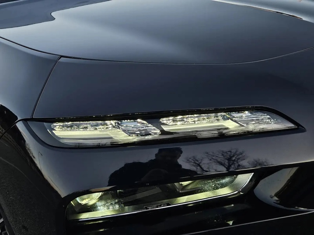 BMW 740d 740d xDrive M-Pack - автомобили, коли, обяви за нови и употребявани 6