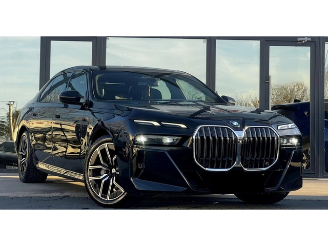 BMW 740d 740d xDrive M-Sport - автомобили, коли, обяви за нови и употребявани 0