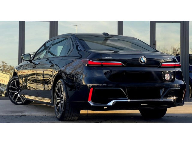 BMW 740d 740d xDrive M-Sport - автомобили, коли, обяви за нови и употребявани 1