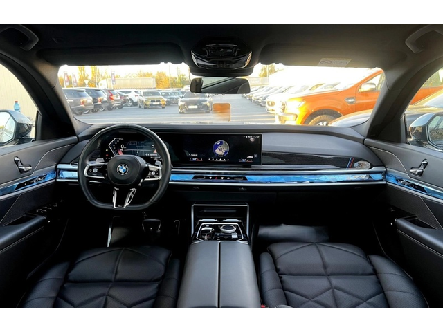 BMW 740d 740d xDrive M-Sport - автомобили, коли, обяви за нови и употребявани 4