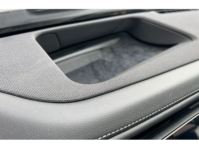 BMW 740d 740d xDrive M-Sport - автомобили, коли, обяви за нови и употребявани 7