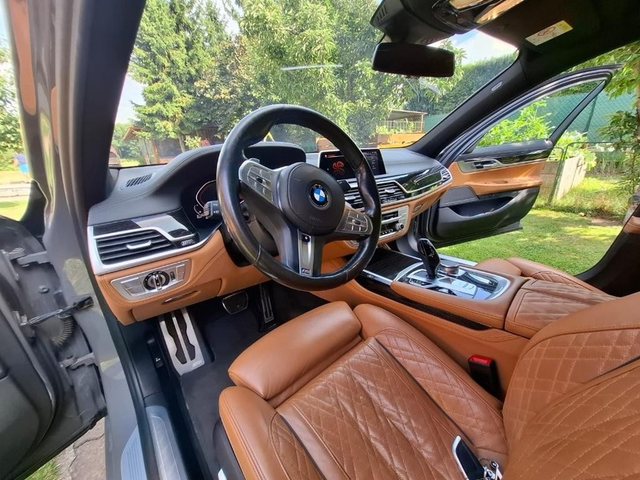 BMW 740d 740d xDrive M-Sport - автомобили, коли, обяви за нови и употребявани 4