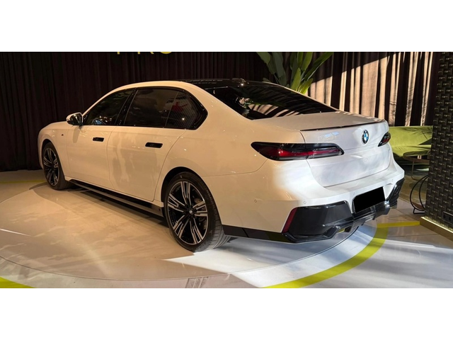 BMW 740d 740d xDrive M-Sport Pack - автомобили, коли, обяви за нови и употребявани 2