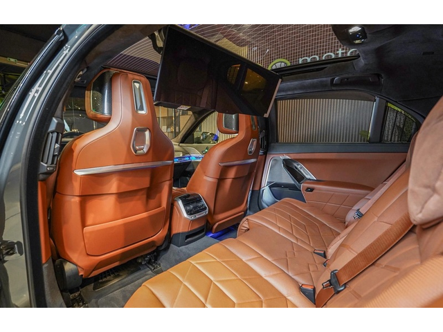 BMW 740d 740d xDrive M Sport Package Pro - автомобили, коли, обяви за нови и употребявани 11