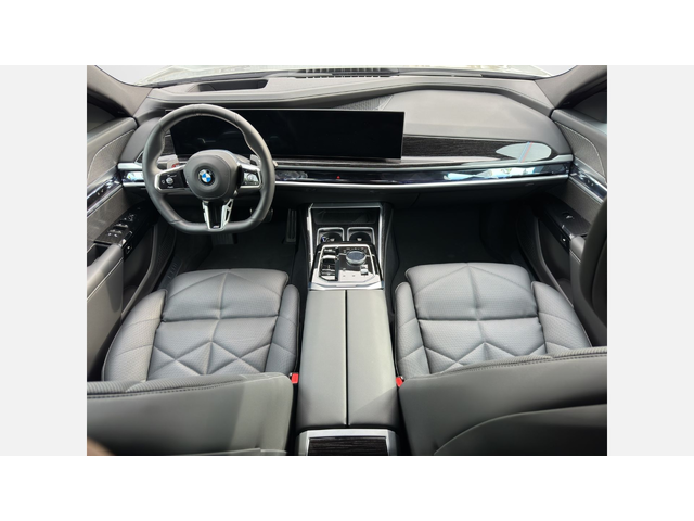 BMW 740d xDrive - автомобили, коли, обяви за нови и употребявани 6