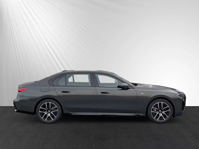 BMW 740d 740d - автомобили, коли, обяви за нови и употребявани 3