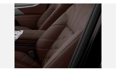 BMW 740d xDrive Sedan - автомобили, коли, обяви за нови и употребявани 8