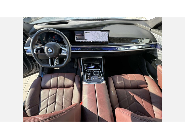 BMW 740d xDrive Sedan - автомобили, коли, обяви за нови и употребявани 6