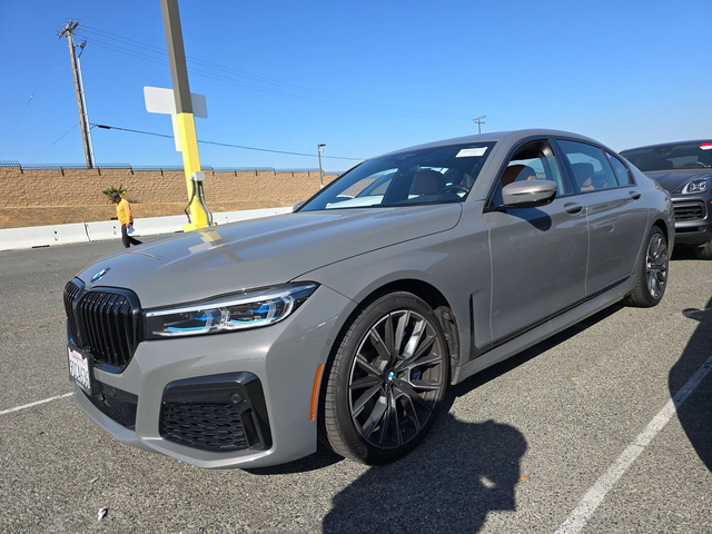 BMW 750 M-PACK* LASERLIGHT* DISTRO* HEADUP* МАСАЖ* ОБДУХ* - автомобили, коли, обяви за нови и употребявани 0