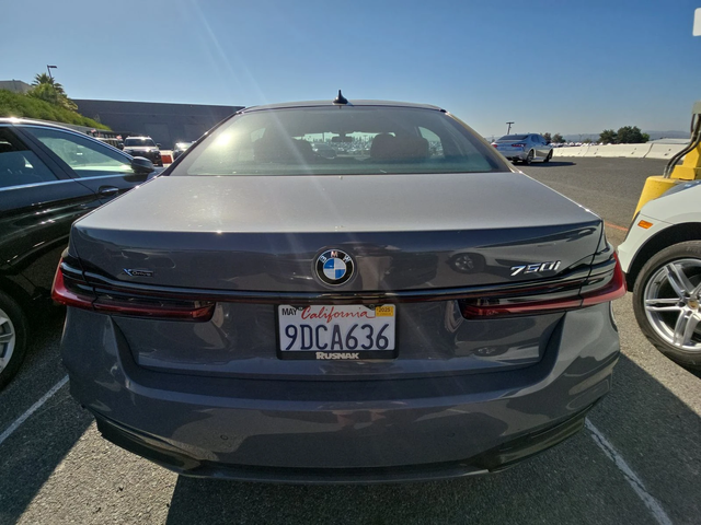 BMW 750 M-PACK* LASERLIGHT* DISTRO* HEADUP* МАСАЖ* ОБДУХ* - автомобили, коли, обяви за нови и употребявани 3