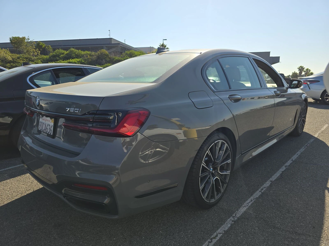 BMW 750 M-PACK* LASERLIGHT* DISTRO* HEADUP* МАСАЖ* ОБДУХ* - автомобили, коли, обяви за нови и употребявани 4