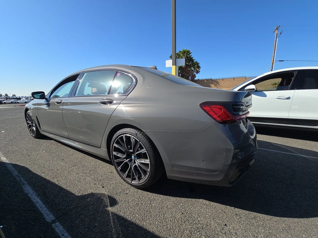 BMW 750 M-PACK* LASERLIGHT* DISTRO* HEADUP* МАСАЖ* ОБДУХ* - автомобили, коли, обяви за нови и употребявани 5