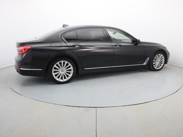 BMW 750 - автомобили, коли, обяви за нови и употребявани 10