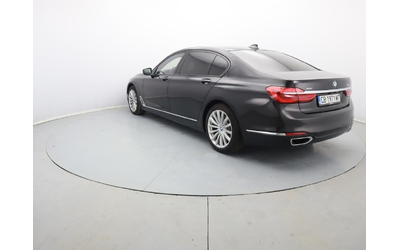 BMW 750 - автомобили, коли, обяви за нови и употребявани 21