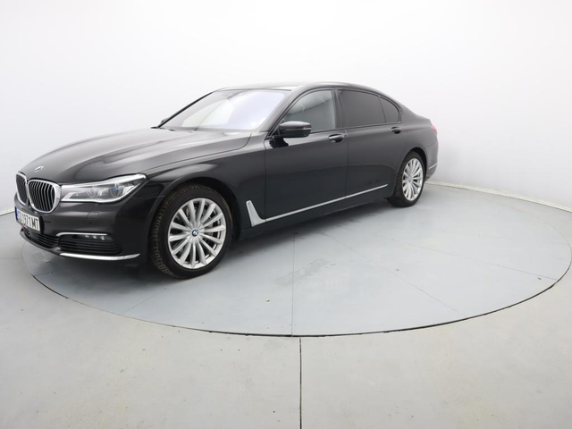 BMW 750 - автомобили, коли, обяви за нови и употребявани 32