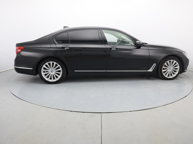 BMW 750 - автомобили, коли, обяви за нови и употребявани 8