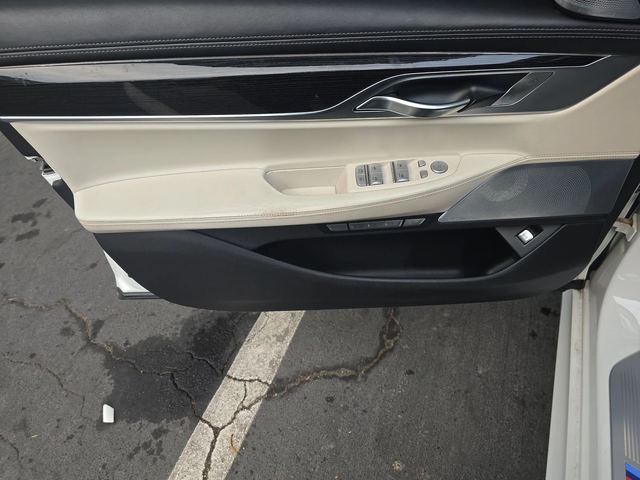 BMW 750 Li / M-PACK / FULL MAXX / УНИКАТ ! - автомобили, коли, обяви за нови и употребявани 6