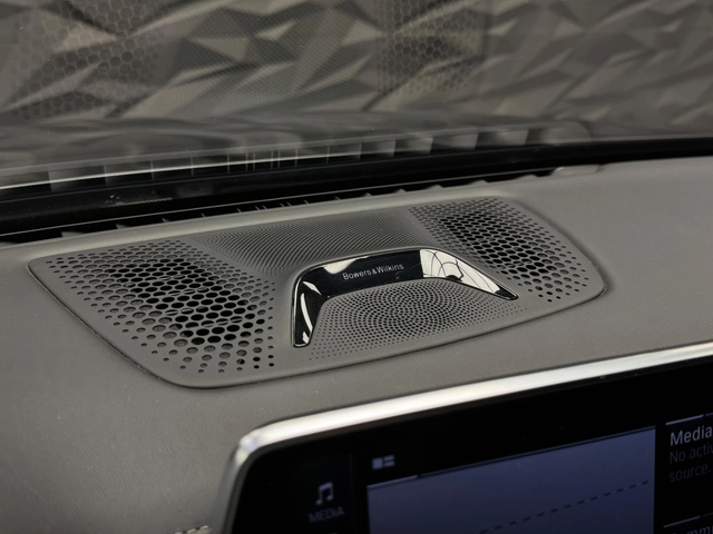 BMW 750 i xDrive M-sportpack 3d B&W* 360* Pano* 3xTV - автомобили, коли, обяви за нови и употребявани 12