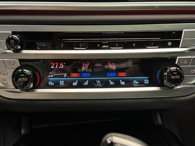 BMW 750 i xDrive M-sportpack 3d B&W* 360* Pano* 3xTV - автомобили, коли, обяви за нови и употребявани 15