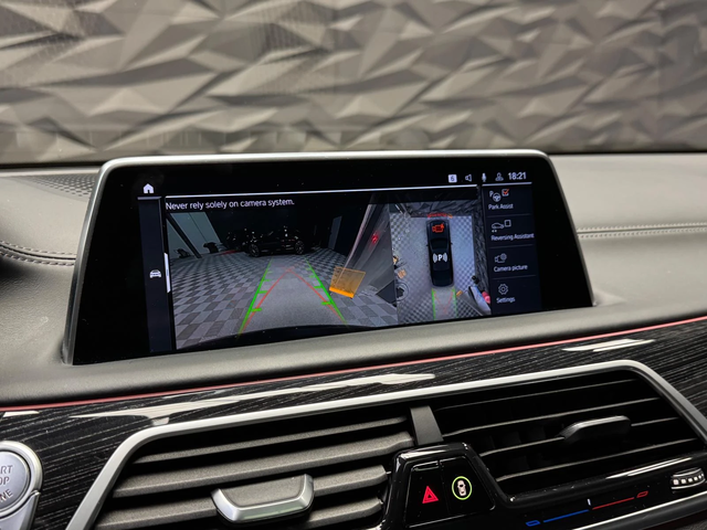 BMW 750 i xDrive M-sportpack 3d B&W* 360* Pano* 3xTV - автомобили, коли, обяви за нови и употребявани 16