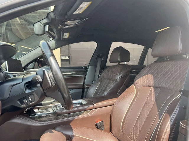 BMW 750 * CARFAX * ЦЕНА ДО БГ - автомобили, коли, обяви за нови и употребявани 10