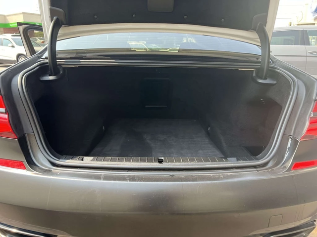 BMW 750 * CARFAX * ЦЕНА ДО БГ - автомобили, коли, обяви за нови и употребявани 4