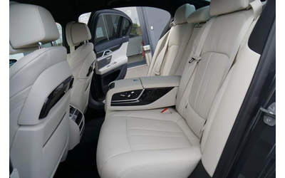 BMW 750 i xDrive M Sport - автомобили, коли, обяви за нови и употребявани 11