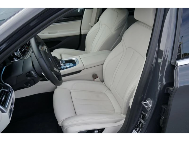 BMW 750 i xDrive M Sport - автомобили, коли, обяви за нови и употребявани 9