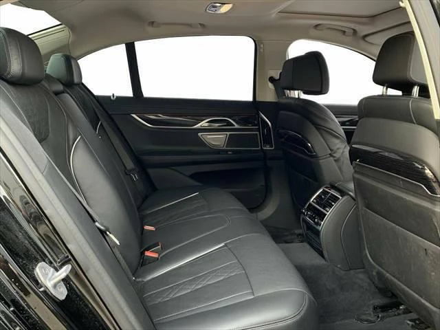BMW 750 d xDrive - автомобили, коли, обяви за нови и употребявани 6