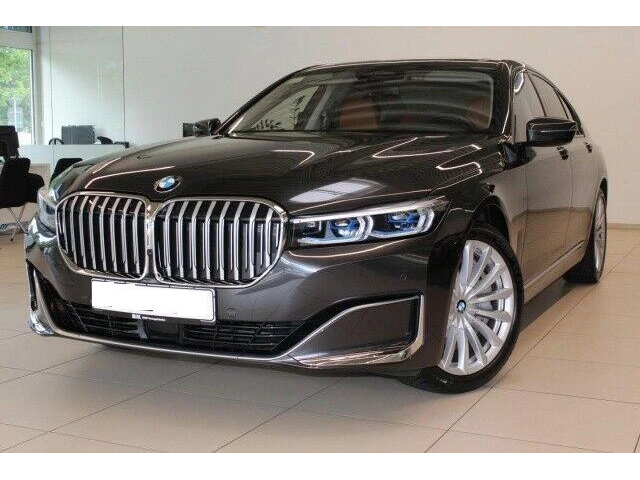 BMW 750 i xDrive - автомобили, коли, обяви за нови и употребявани 0