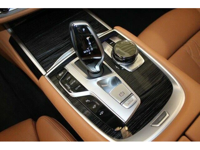 BMW 750 i xDrive - автомобили, коли, обяви за нови и употребявани 11