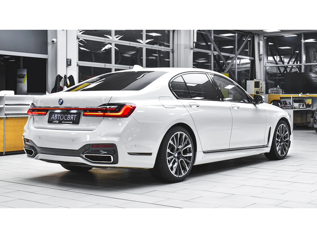 BMW 750 i xDrive M Sport Sportautomatic - автомобили, коли, обяви за нови и употребявани 5
