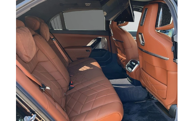 BMW 750 750e Theatre Screen - автомобили, коли, обяви за нови и употребявани 7