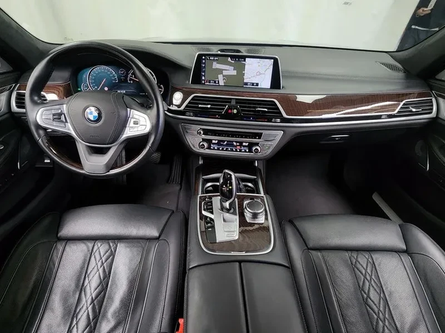 BMW 750 xDrive - автомобили, коли, обяви за нови и употребявани 13
