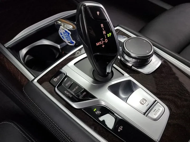 BMW 750 xDrive - автомобили, коли, обяви за нови и употребявани 16