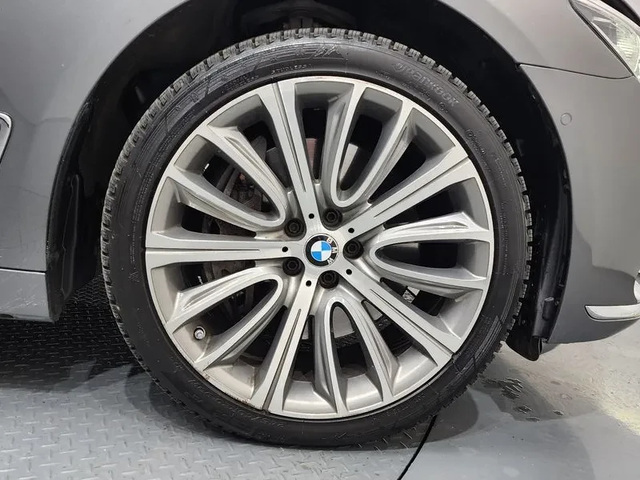 BMW 750 Li xDrive Premium - автомобили, коли, обяви за нови и употребявани 4