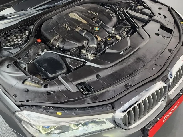 BMW 750 Li xDrive Premium - автомобили, коли, обяви за нови и употребявани 5