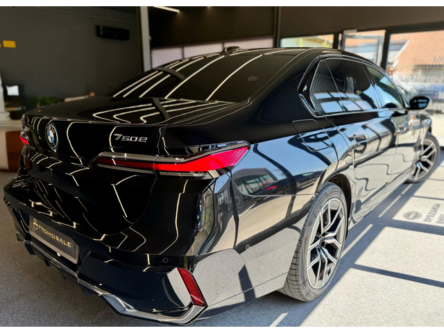 BMW 750 e* Bowers&Wilkins* Лизинг* Swarovski - автомобили, коли, обяви за нови и употребявани 5