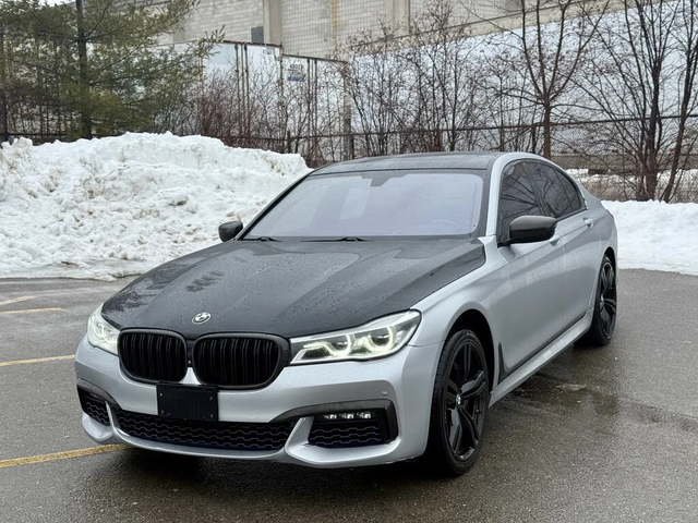 BMW 750 M-PACK* BLACK OPTIK* HARMAN* МАСАЖ* 360* CARFAX - автомобили, коли, обяви за нови и употребявани 0