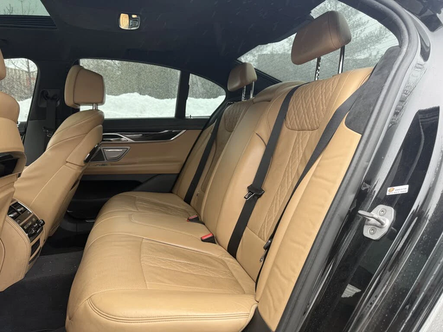 BMW 750 M-PACK* BLACK OPTIK* HARMAN* МАСАЖ* 360* CARFAX - автомобили, коли, обяви за нови и употребявани 10
