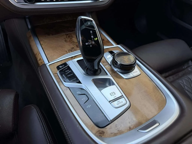 BMW 750 xDrive* АвтоКредит* (ЦЕНА ДО БГ) - автомобили, коли, обяви за нови и употребявани 10