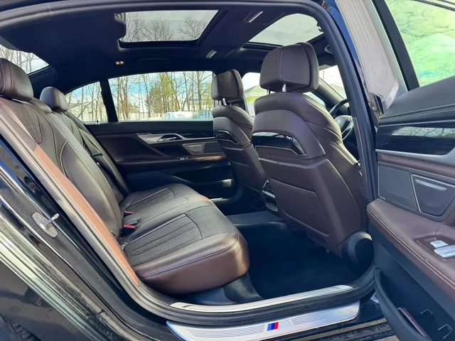 BMW 750 XI - автомобили, коли, обяви за нови и употребявани 10