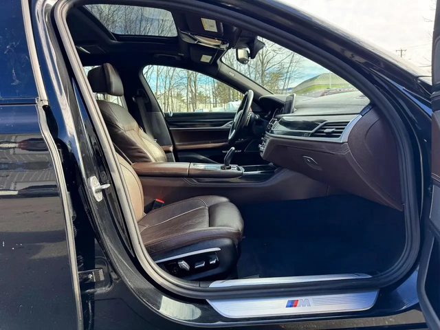 BMW 750 XI - автомобили, коли, обяви за нови и употребявани 6