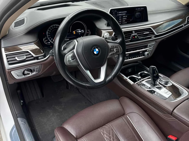 BMW 750 * XDRIVE * ТЕЛЕВИЗОРИ * 360 * ДИСТРОНИК * ОБДУХВАН - автомобили, коли, обяви за нови и употребявани 4