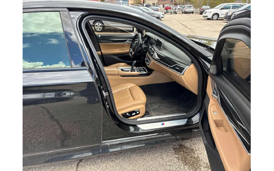 BMW 750 xDrive /360/DISTRONIC/Harman Kardon - автомобили, коли, обяви за нови и употребявани 10