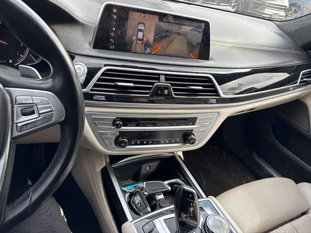 BMW 700 | DISTRONIC | HUD | HARMAN KARDON | ОБДУХВАНЕ | - автомобили, коли, обяви за нови и употребявани 8