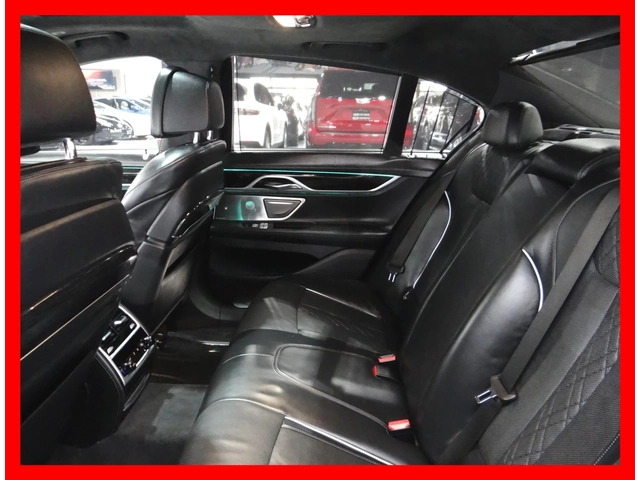 BMW 750 i xDrive / B&W / HUD / SWAROWSKI / ALPINA SPEEDO - автомобили, коли, обяви за нови и употребявани 16