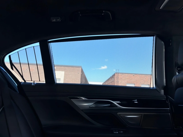 BMW 750 Li* M-SPORT* МАСАЖИ* ПАНО* HARMAN KARDON* 360* FUL - автомобили, коли, обяви за нови и употребявани 13